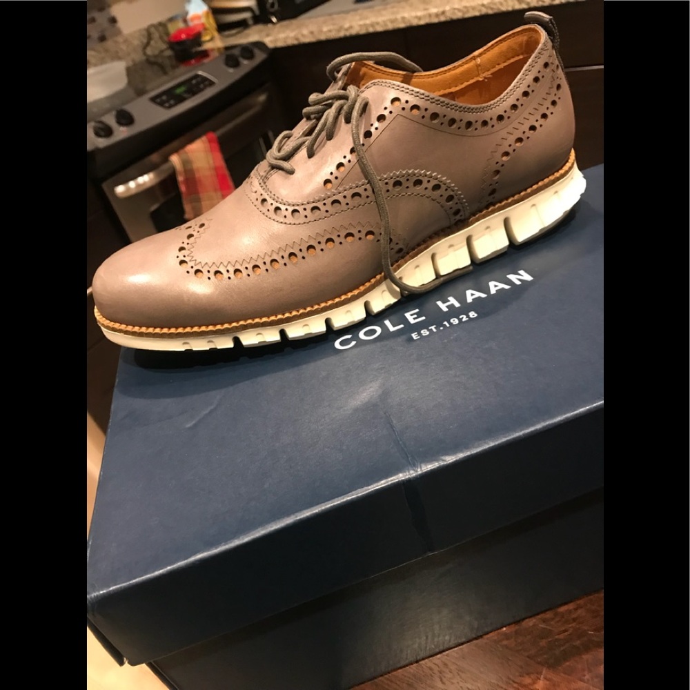 Cole Haan Zero Grand size 8.5 Wide
